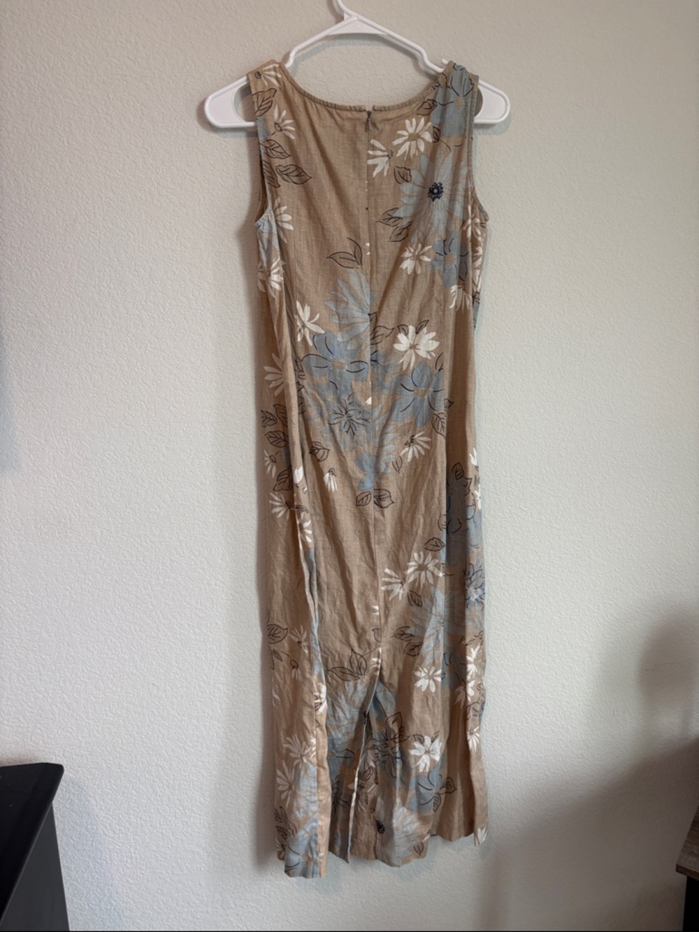 Vintage Linen Sleeveless Floral Midi Dress in Tan and Light Blue - Picture 4 of 4